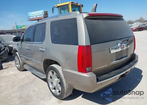 2007 Cadillac Escalade Standard z USA, uszkodzony, nr VIN 1GYFK63857R306944